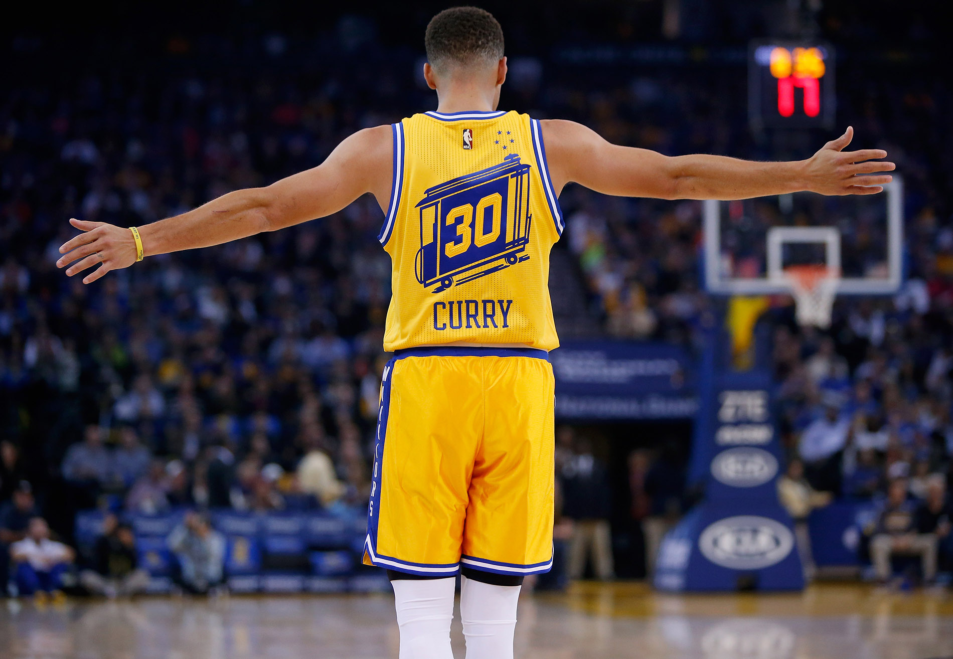 Nba: è di Steph Curry la maglia più venduta