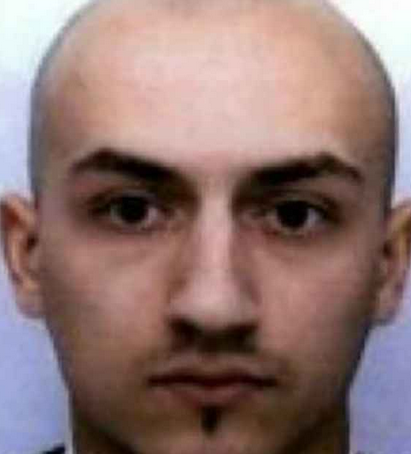 Isis, ecco la foto che celebra i kamikaze di Parigi