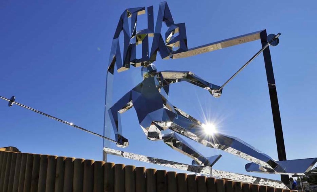 Daniele Basso, artista di cristalli e superfici specchianti