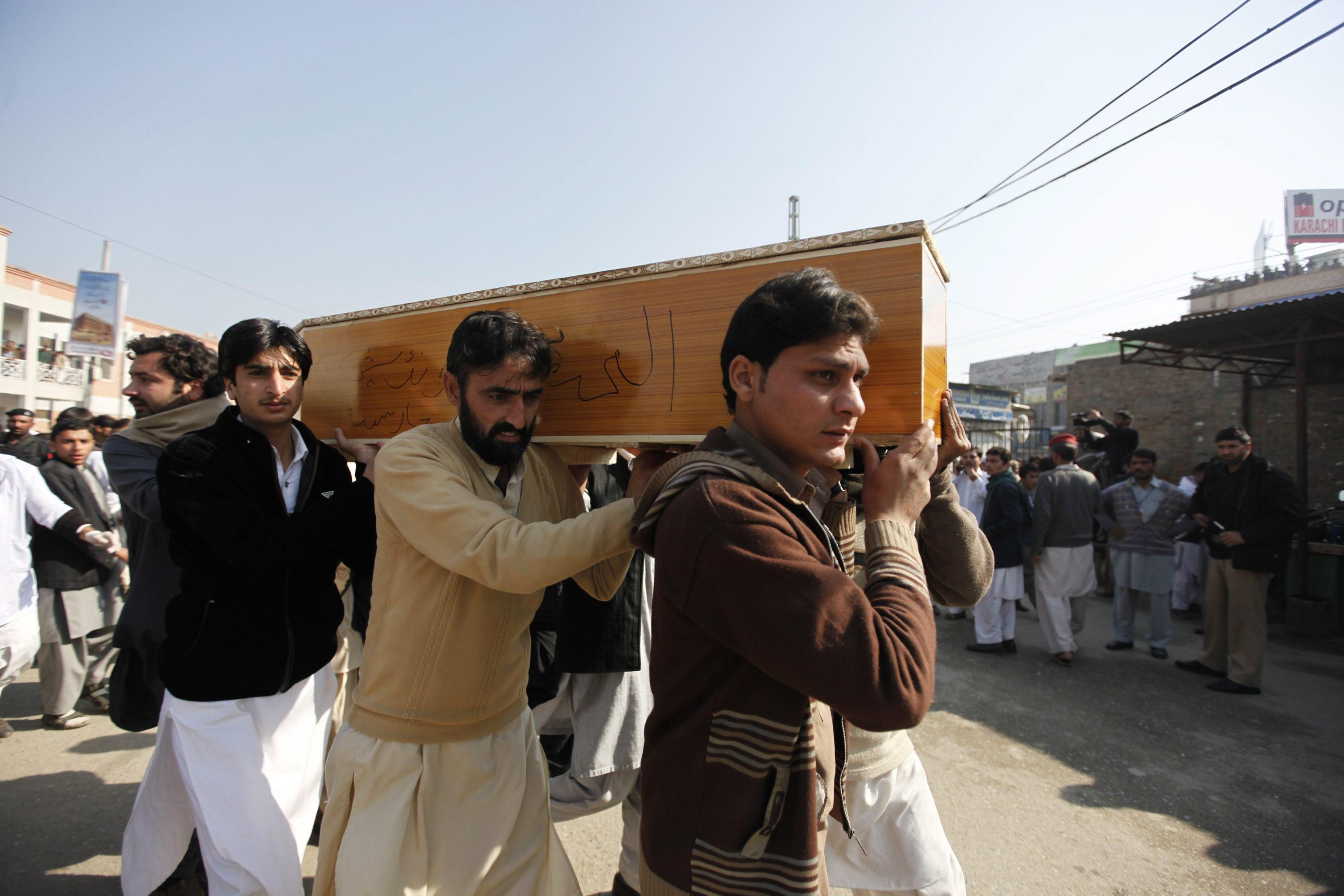 Pakistan, attacco talebano all’università: più di 20 vittime e 50 feriti Pakistan, attacco talebano all’università: più di 20 vittime e 50 feriti