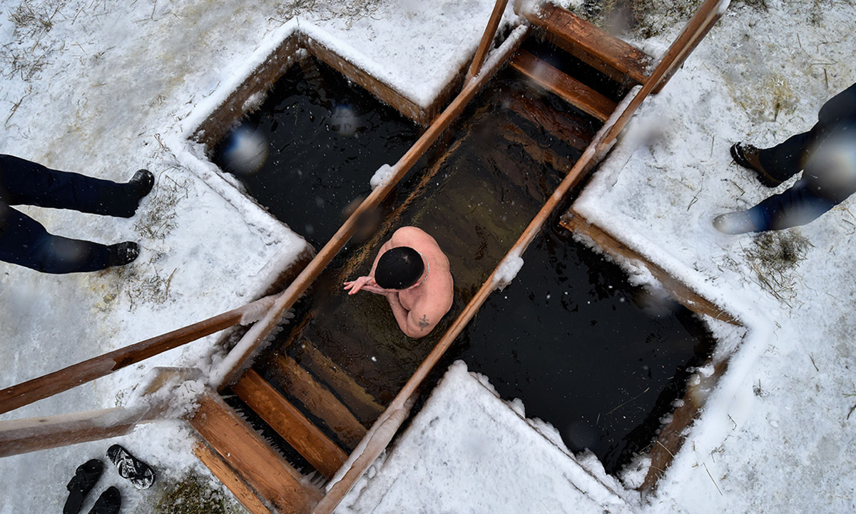 Epifania ortodossa: bagni nell’acqua ghiacciata
