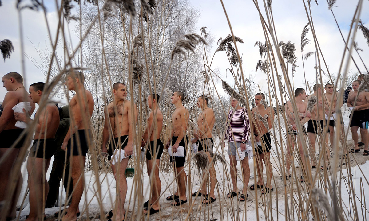 Epifania ortodossa: bagni nell’acqua ghiacciata