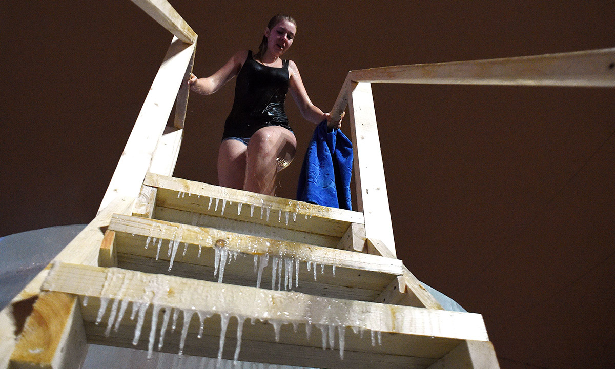 Epifania ortodossa: bagni nell’acqua ghiacciata