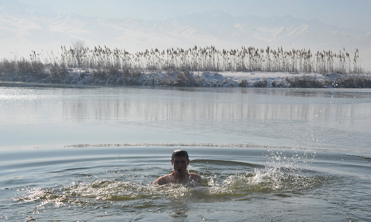 Epifania ortodossa: bagni nell’acqua ghiacciata