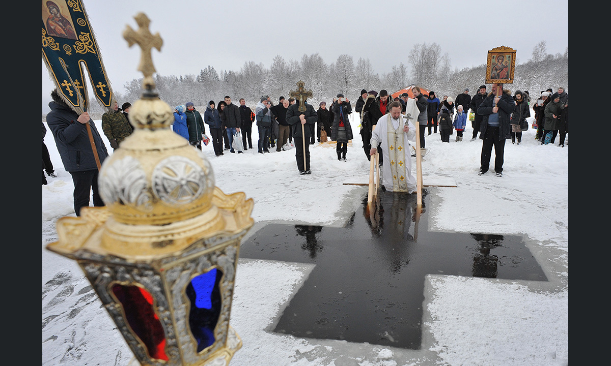 Epifania ortodossa: bagni nell’acqua ghiacciata