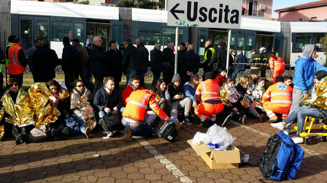 Scontro tra treni della metropolitana a Cagliari: le immagini dell’incidente Scontro tra treni della metropolitana a Cagliari: le immagini dell’incidente