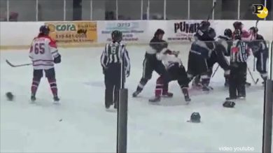 Hockey: rissa tra giocatori e l’arbitro