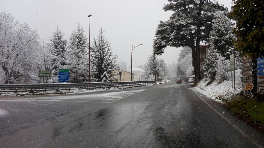 Maltempo: neve e gelo sull’Italia – Foto e Video