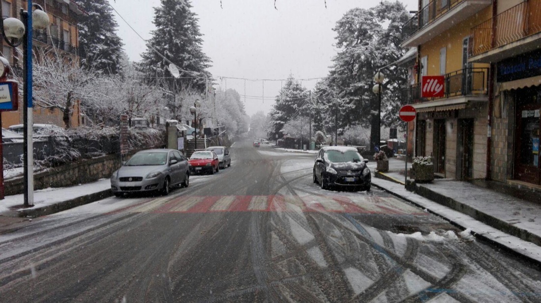 Maltempo: neve e gelo sull’Italia – Foto e Video