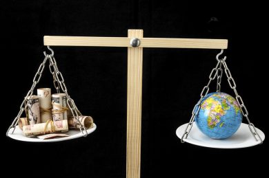 62 super-ricchi possiedono quanto metà dei poveri del mondo