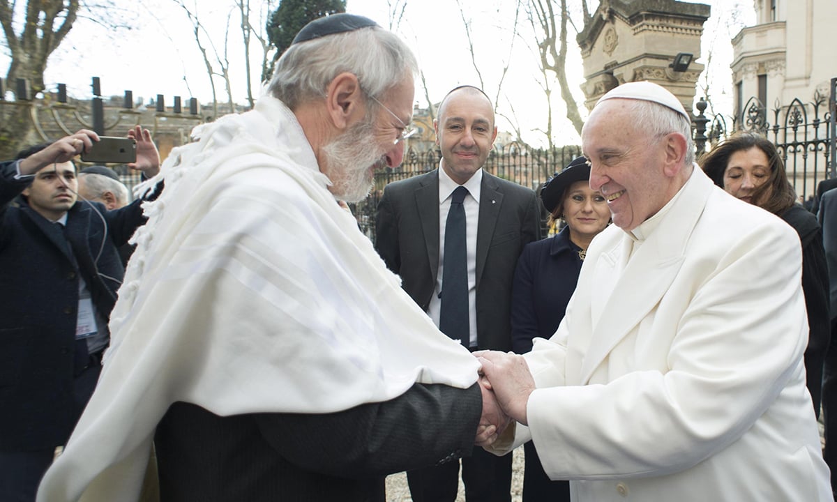 Papa Francesco alla sinagoga di Roma: perché è stata una visita così importante – Foto Papa Francesco alla sinagoga di Roma: perché è stata una visita così importante – Foto