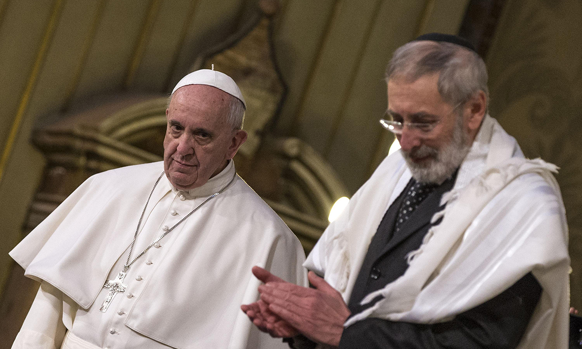 Papa Francesco alla sinagoga di Roma: perché è stata una visita così importante – Foto Papa Francesco alla sinagoga di Roma: perché è stata una visita così importante – Foto
