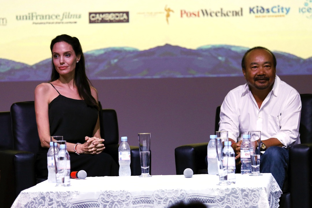 Angelina Jolie è sempre più magra Angelina Jolie è sempre più magra