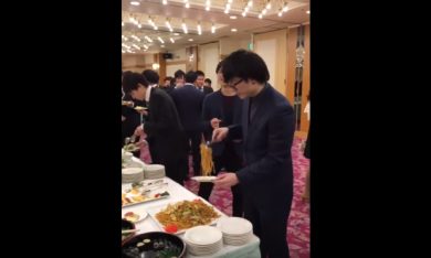 Mangiare il buffet da veri fuoriclasse