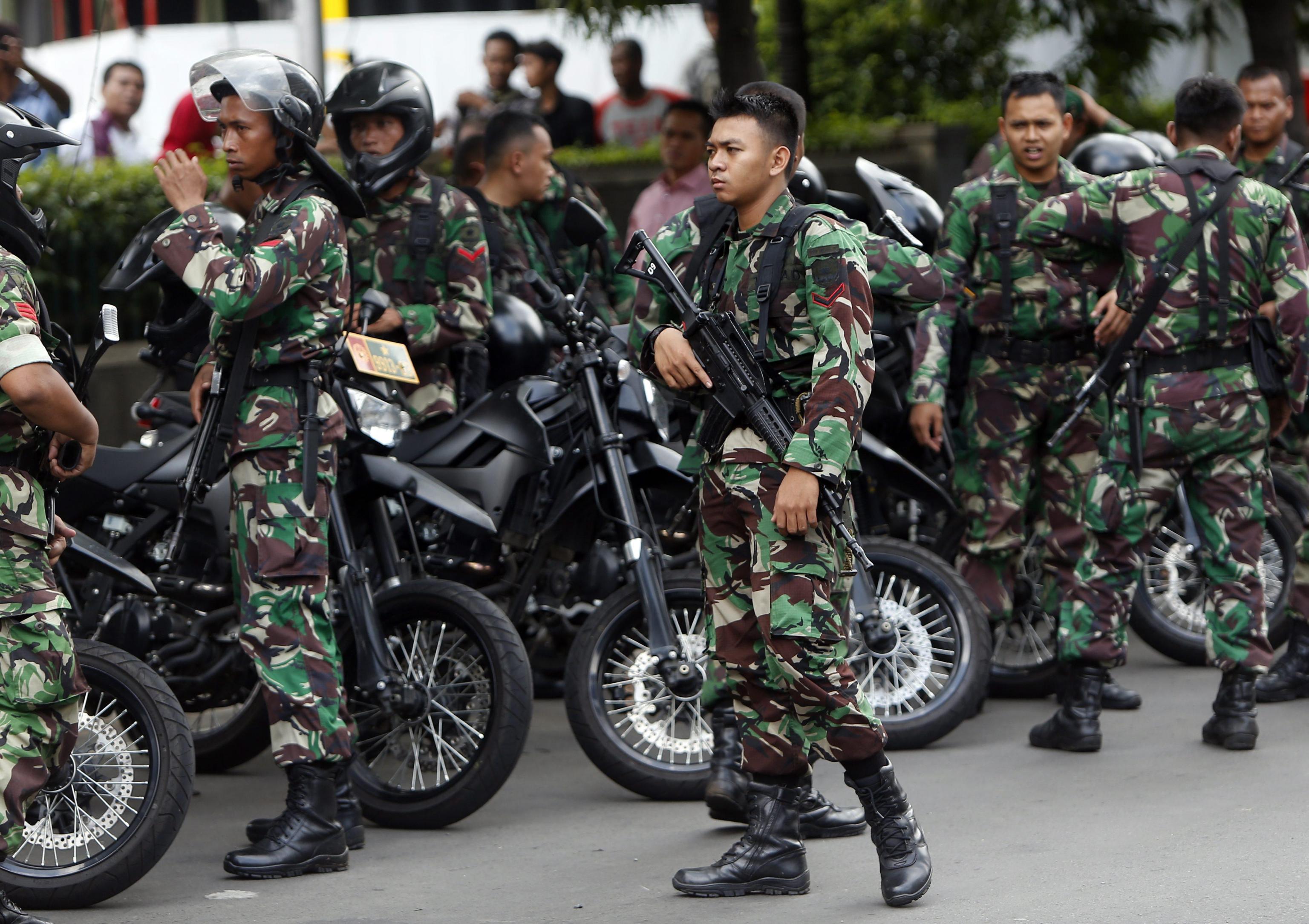 Indonesia, tre arresti per l’attentato a Giacarta – Foto e video Indonesia, tre arresti per l’attentato a Giacarta – Foto e video