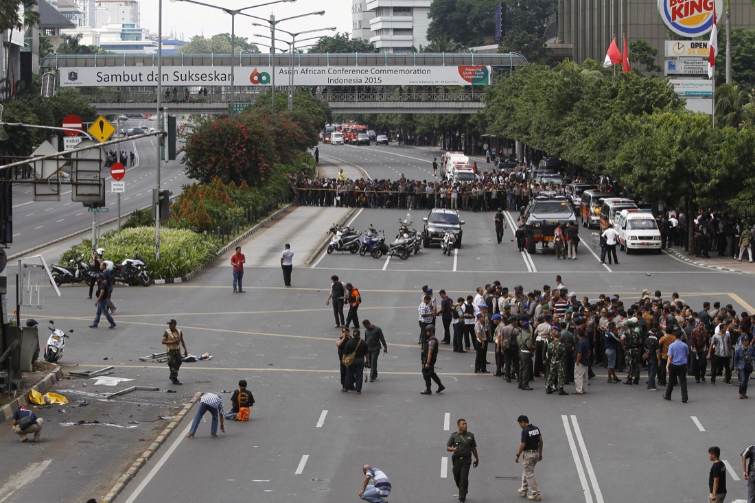 Indonesia, tre arresti per l’attentato a Giacarta – Foto e video Indonesia, tre arresti per l’attentato a Giacarta – Foto e video
