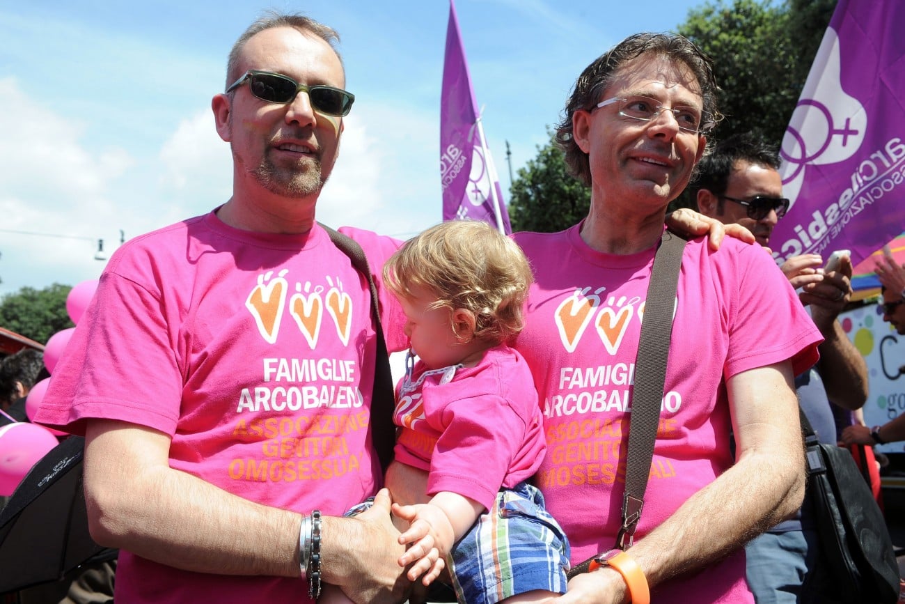 Adozione, stepchild, affido rafforzato, utero in affitto: le cose da sapere