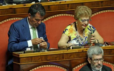 Arresti domiciliari per il Senatore Domenico de Siano