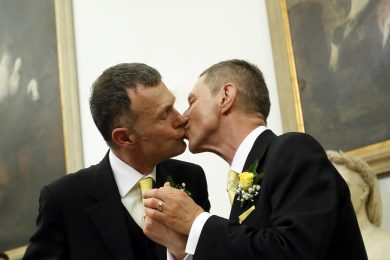 Unioni civili: l’offensiva dei cattolici del Pd contro la stepchild adoption