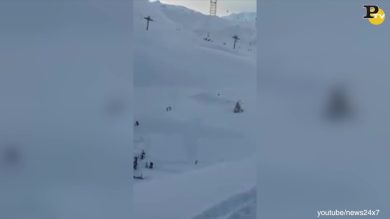 Valanga travolge studenti a Le Deux Alpes – video