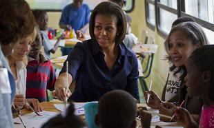 Michelle Obama, i look più belli in 8 anni da First Lady