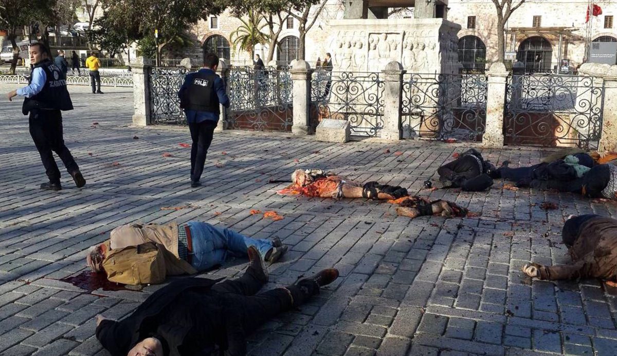 Galleria foto 'Attentato a Istanbul, la Turchia sbanda pericolosamente' - foto 7