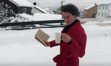 Bere il caffè mattutino da veri fighi