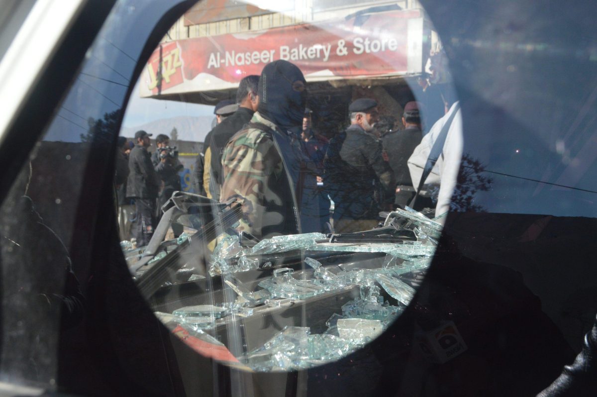 Galleria foto 'Pakistan, kamikaze talebani in un centro antipolio: 15 morti' - foto 7