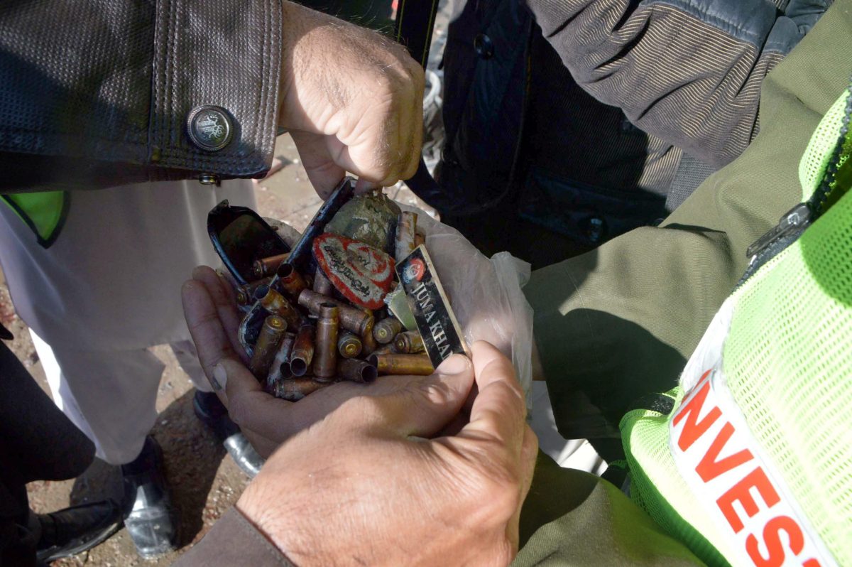 Galleria foto 'Pakistan, kamikaze talebani in un centro antipolio: 15 morti' - foto 6