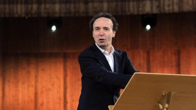Benigni show in Vaticano per il libro di Papa Francesco