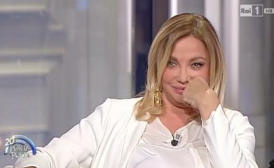 Ascolti 11/1: Vespa vola con i “ritocchini” della Izzo