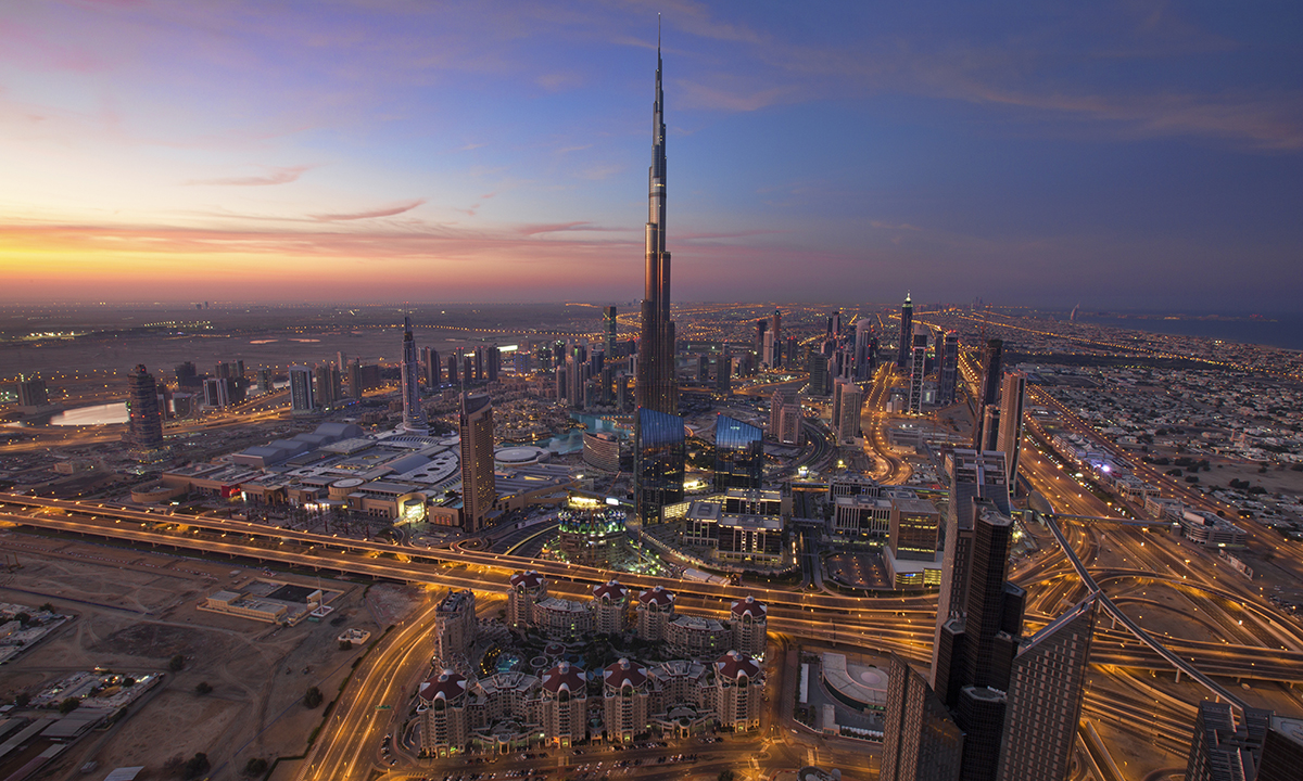 Dubai, grattacieli tra le nuvole