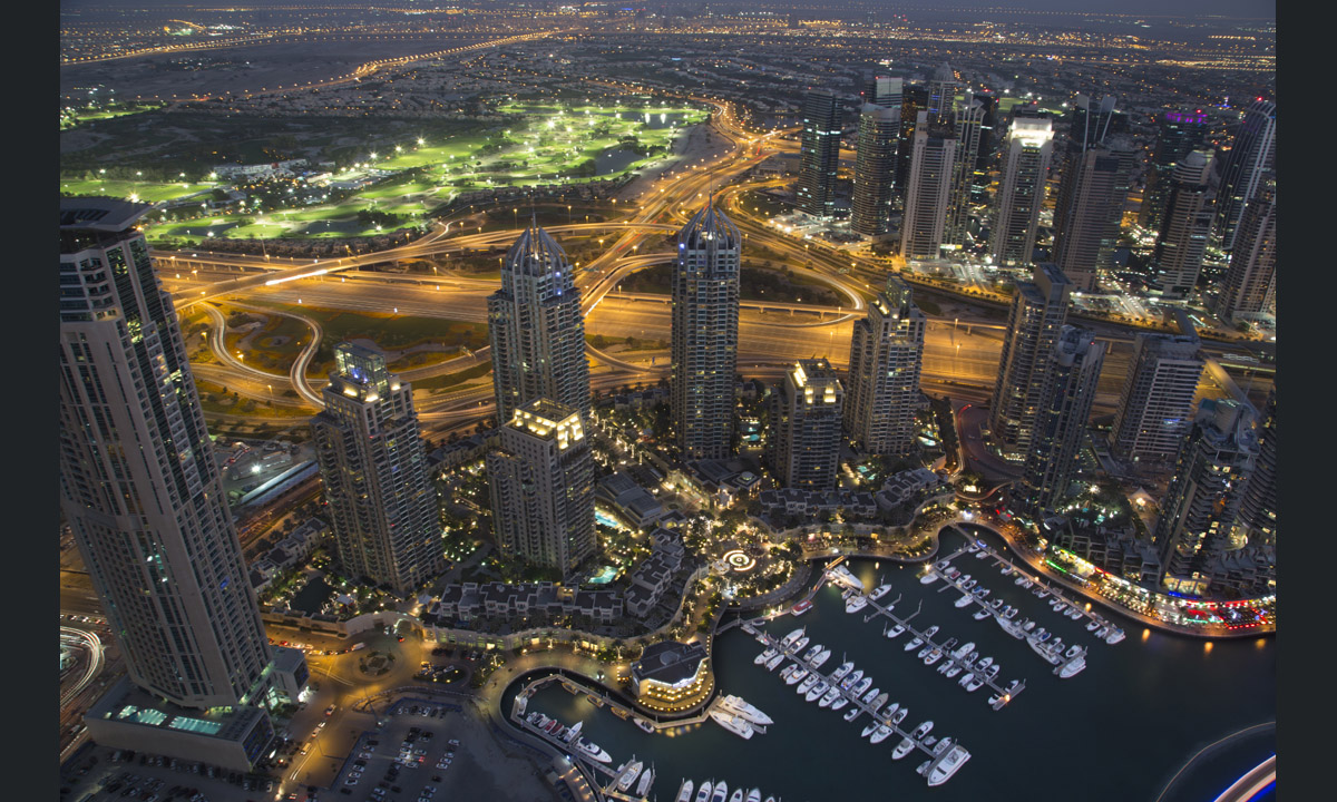 Dubai, grattacieli tra le nuvole