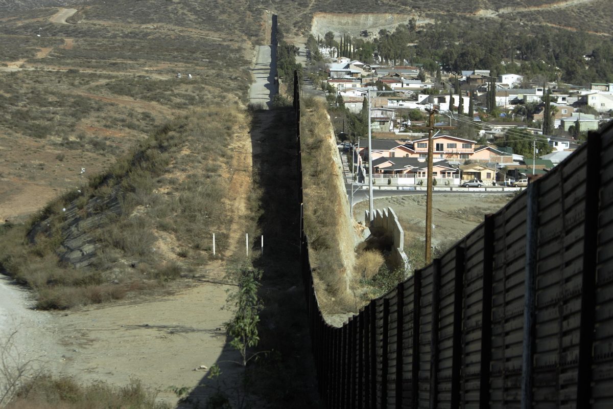 Galleria foto 'Trump e il muro con il Messico: quello che c’è da sapere' - foto 7