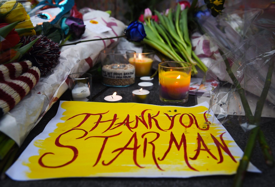 David Bowie: l’omaggio dei fan – Foto David Bowie: l’omaggio dei fan – Foto