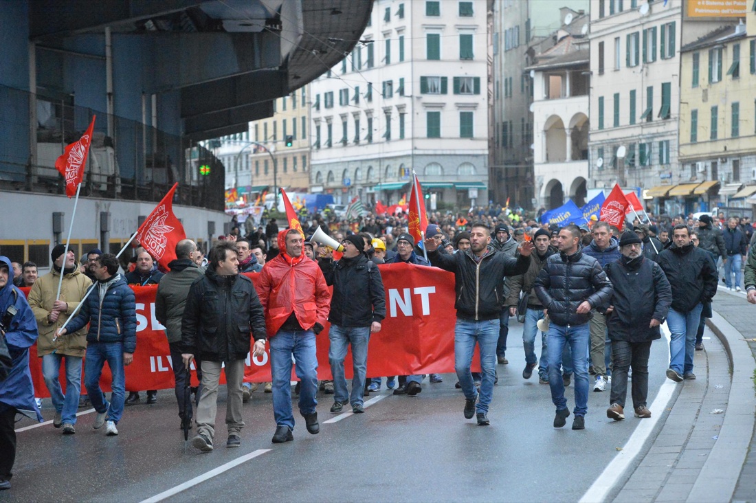 Ilva: lavoratori di Genova in corteo – FOTO Ilva: lavoratori di Genova in corteo – FOTO