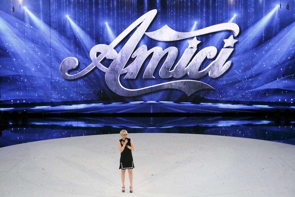 C’è posta per te: nella prima puntata Mengoni e gli attori del Segreto