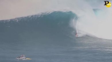 Le incredibili immagini di Bethany Hamilton sull’onda gigante