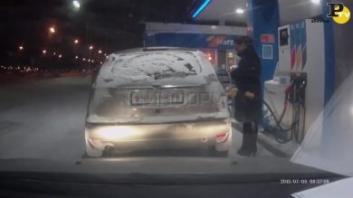 Cosa accade se si usa l’accendino mentre si fa benzina?