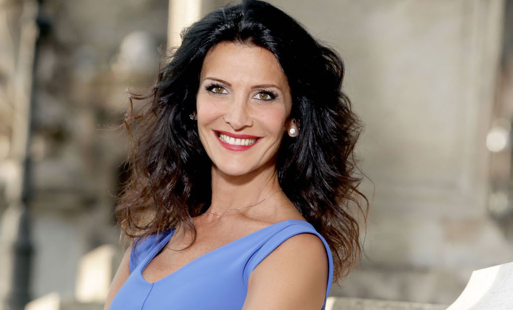 Angeli, su Canale 5 lo speciale condotto da Elena Guarnieri Angeli, su Canale 5 lo speciale condotto da Elena Guarnieri