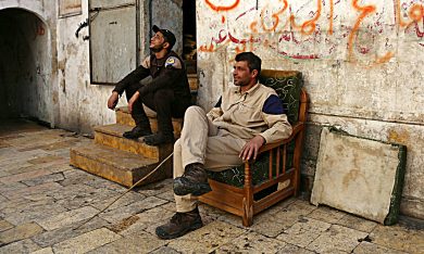 Tregua in Siria violata da raid russi, dice la Francia