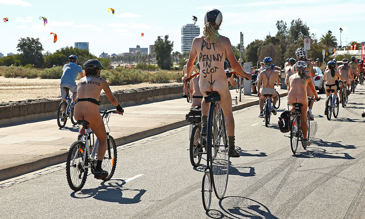 Nudi in bicicletta, la World Naked Bike Ride in Australia