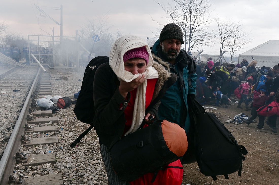 Migranti, sfondata la barriera al confine tra Grecia e Macedonia – Foto Migranti, sfondata la barriera al confine tra Grecia e Macedonia – Foto