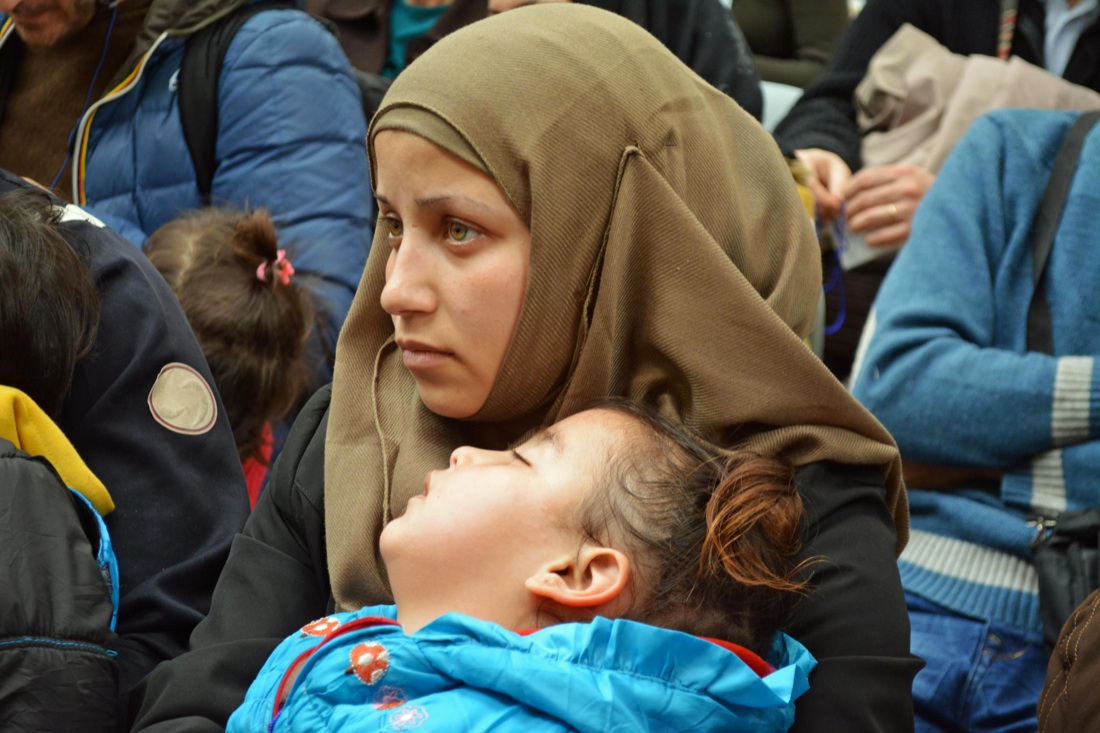 Migranti, sfondata la barriera al confine tra Grecia e Macedonia – Foto Migranti, sfondata la barriera al confine tra Grecia e Macedonia – Foto