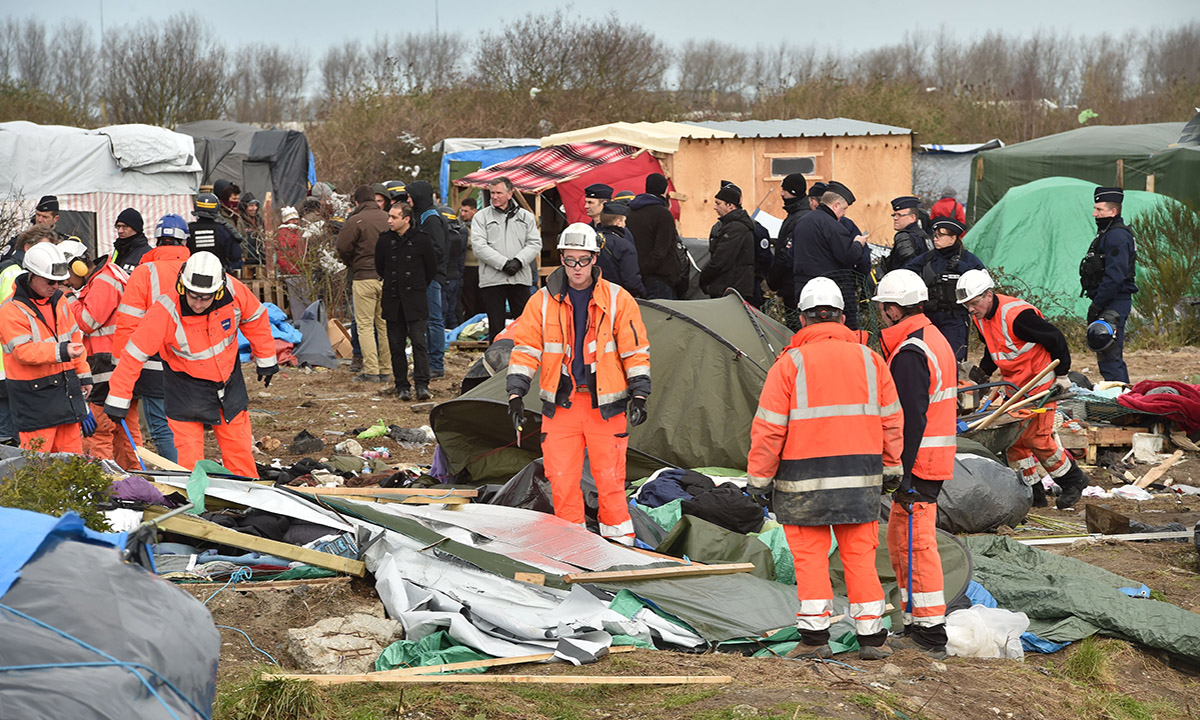 Calais, iniziato lo sgombero della Giungla – Foto Calais, iniziato lo sgombero della Giungla – Foto