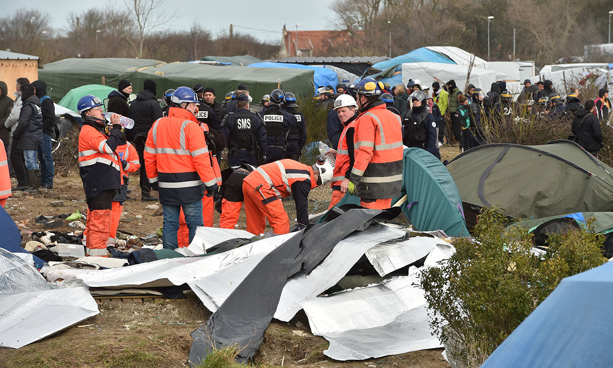 Calais, iniziato lo sgombero della Giungla – Foto Calais, iniziato lo sgombero della Giungla – Foto