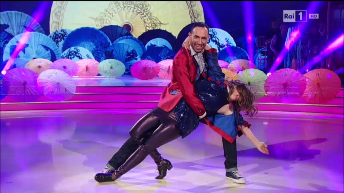 Ballando con le stelle 11: fuori Buzzanca, lite Lucarelli-Argento