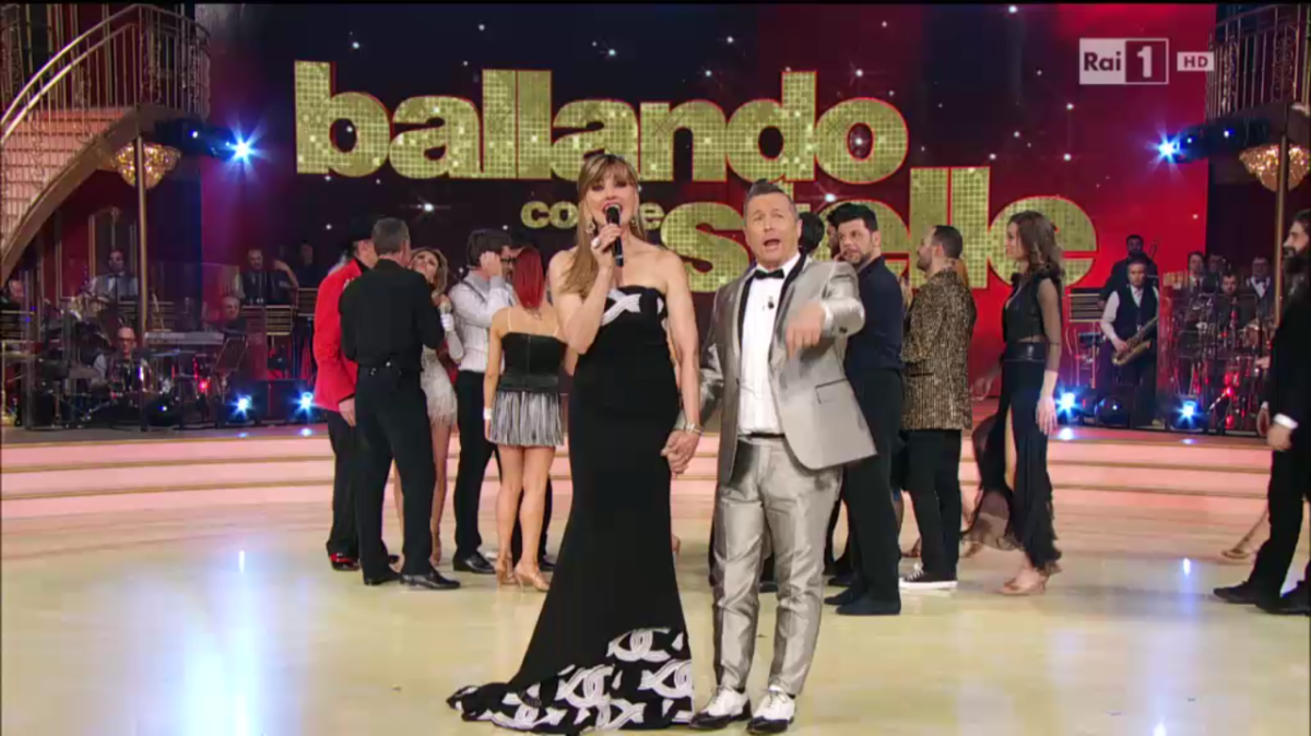 Ballando con le stelle 11: fuori Buzzanca, lite Lucarelli-Argento