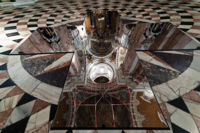 “Oltre il Sacro”: un’installazione di Annamaria Gelmi nel Duomo di Innsbruck