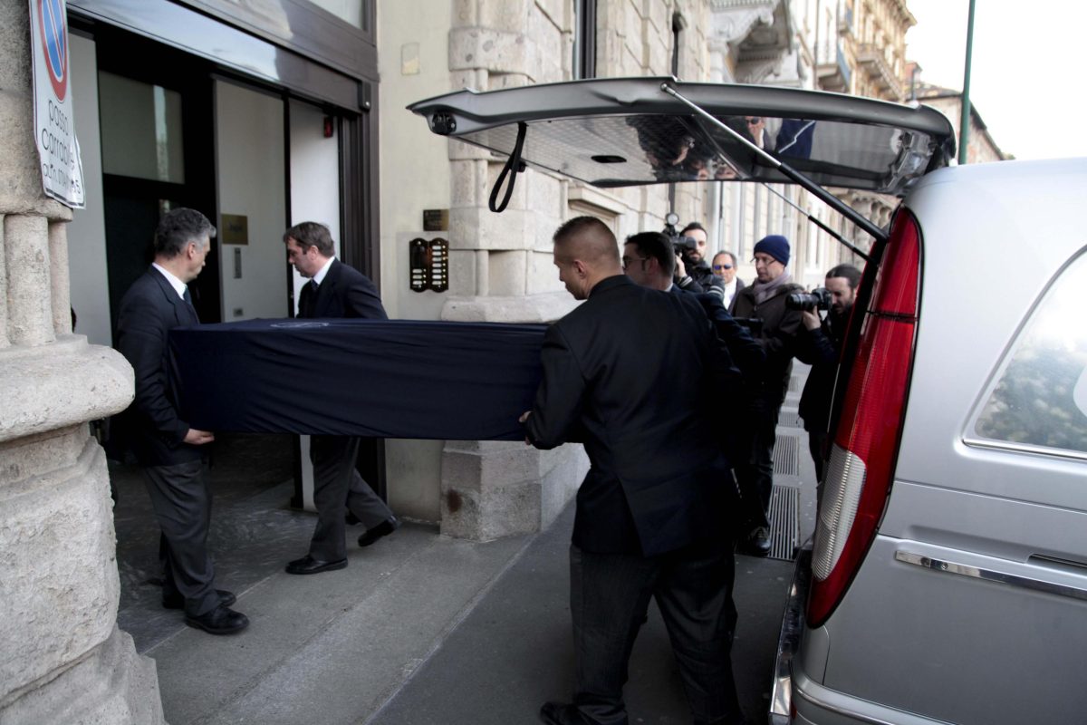 Galleria foto 'Milano, l’ultimo saluto a Umberto Eco' - foto 11